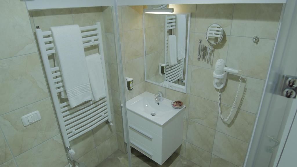 Отель Hotel Pestera Cota 1610 Синая