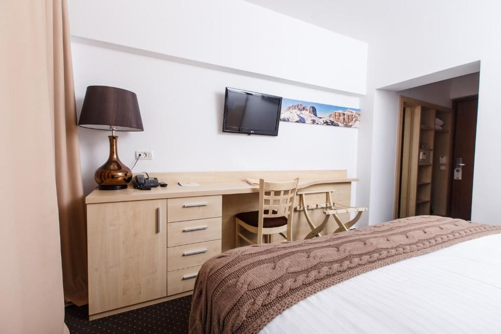 Отель Hotel Pestera Cota 1610 Синая