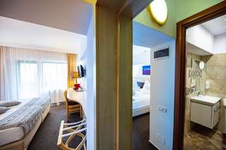 Отель Hotel Pestera Cota 1610 Синая Двухместный номер с 1 кроватью или 2 отдельными кроватями, вид на горы-2