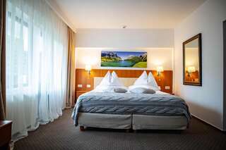 Отель Hotel Pestera Cota 1610 Синая Люкс-1