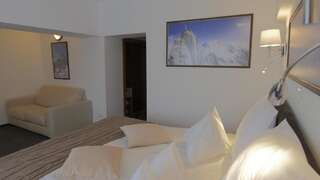 Отель Hotel Pestera Cota 1610 Синая Представительский двухместный номер с 1 кроватью-2